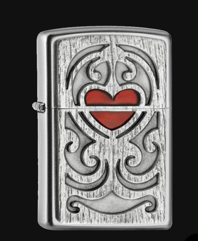 فندک زیپو اصل قلب برجسته کروم ساتن Zippo 2005107 Wood Carving Heart Emblem