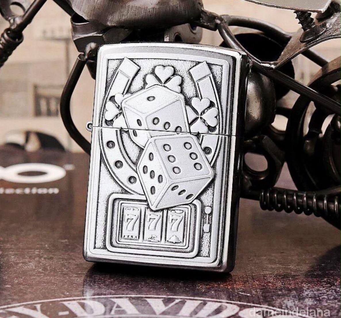 فندک زیپو اصل لاکی سون امبلم استریت کروم Zippo 49294 Lucky Seven Emblem