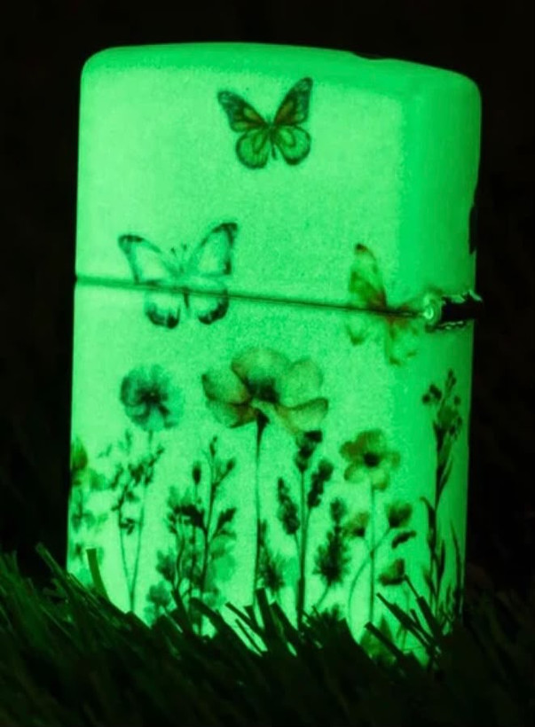 فندک زیپو ۴۶۷۰۳ طرح پروانههای درخشان | Zippo 46703 Glowing Butterflies Design