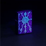 فندک زیپو ۴۸۶۲۵ طرح جان اسمیت گومبولا | Zippo 48625 John Smith Gumbula Black Light Design