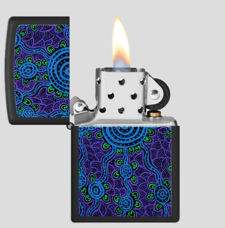 فندک زیپو ۴۸۶۲۵ طرح جان اسمیت گومبولا | Zippo 48625 John Smith Gumbula Black Light Design